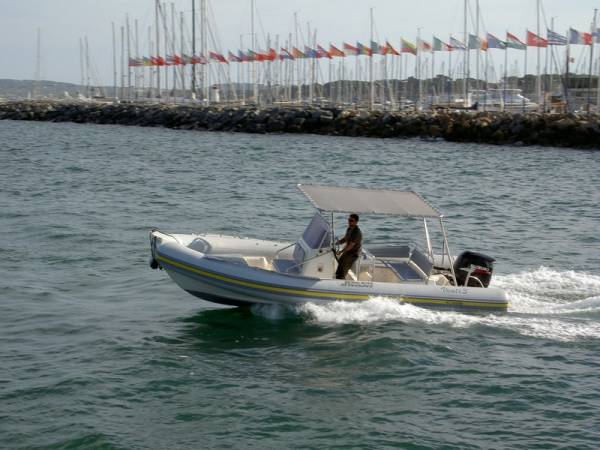 Joker boat clubman 23 bateau en location au port de HYERES 