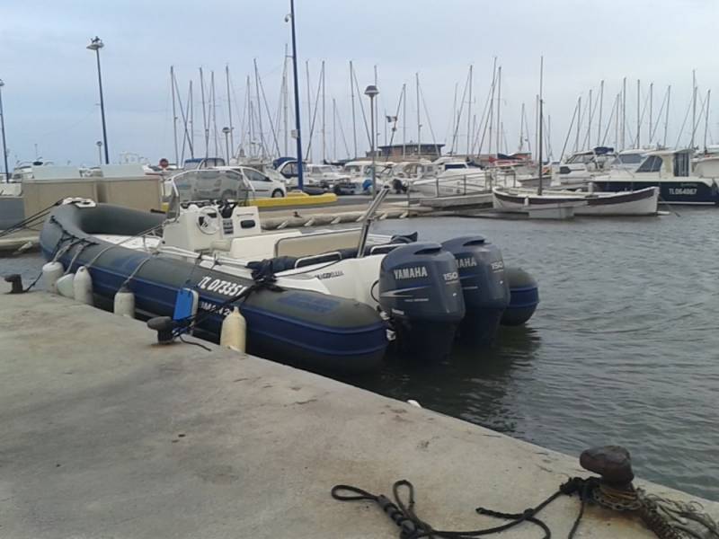 Louer un bateau pneumatique à la journée Carqueiranne dans le Var