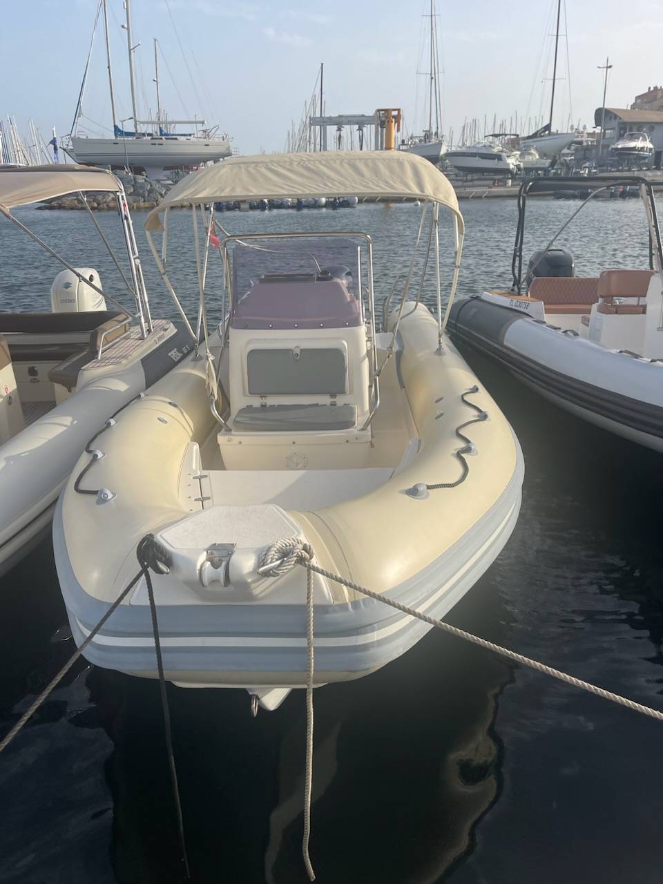 Clubman 23 à louer sur le port de Hyères