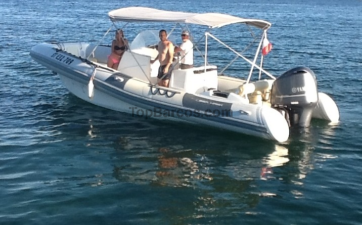 Louer un bateau pneumatique à la journée Le Lavandou 83 dans le Var