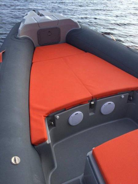 A la vente bateau JOCKER BOAT d'occasion avec bain de soleil avant dans le Var