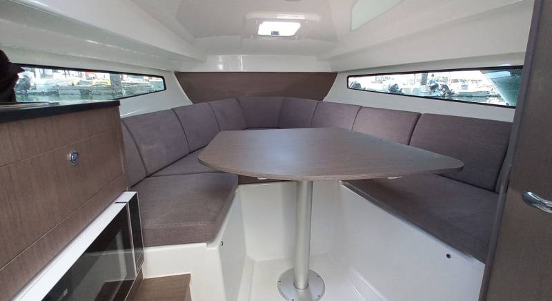 Location de bateau de type Coque Open Flyer 8 
