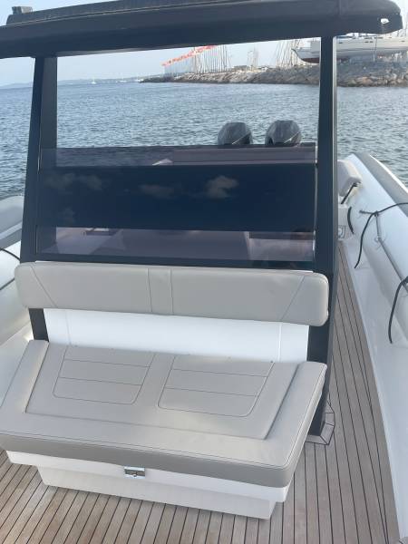 Location de bateau semi-rigide RH 1000 