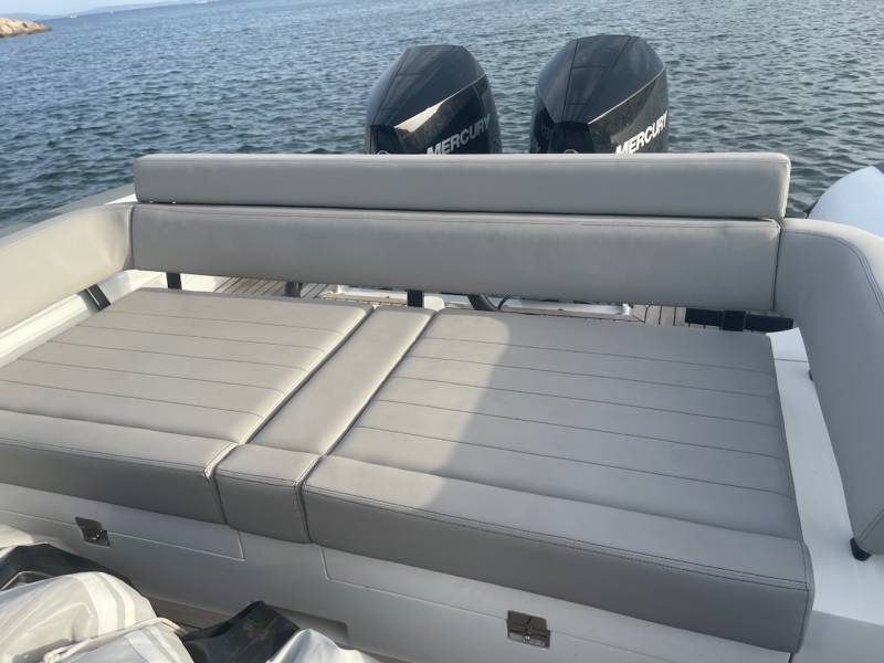 Location de bateau semi-rigide RH 1000 