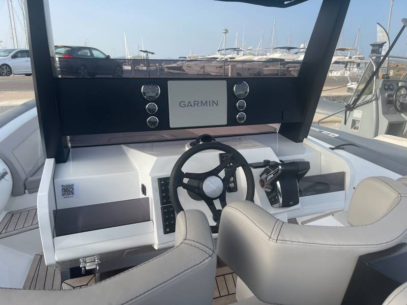 Location de bateau semi-rigide RH 1000 