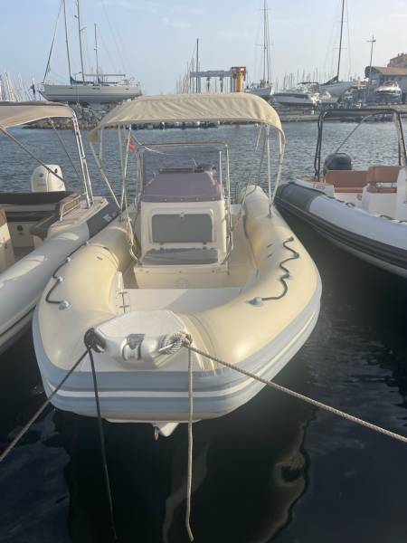 Clubman 23 à louer sur le port de Hyères