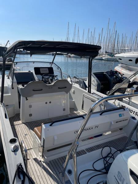 Location de bateau de type Coque Open Flyer 8 