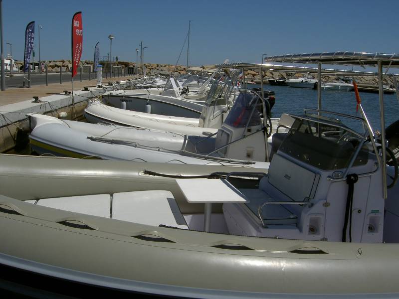bain de soleil avant avec la table