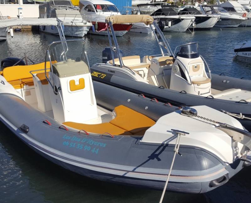 Location d'un bateau semi rigide King 700 