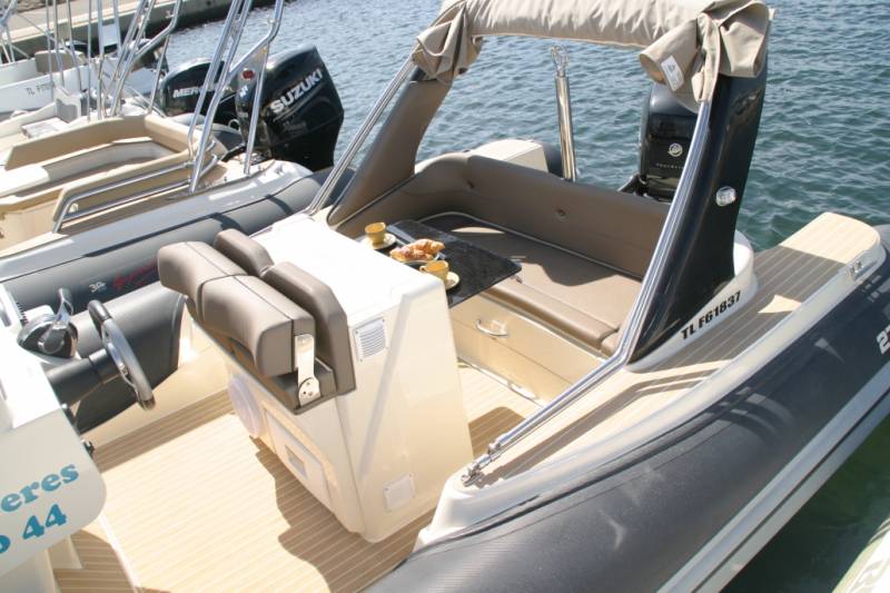 Louer un semi rigide pour visiter les îles Porquerolles et Port Cros