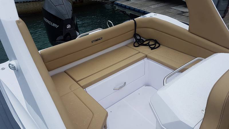 Location semi rigide STINGHER 28 GT marque Italboats