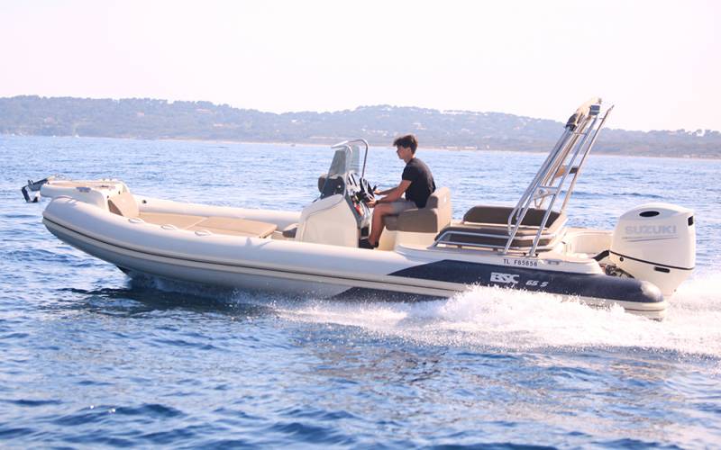 Location d'un semi rigide BSC 65 de 6,8 m